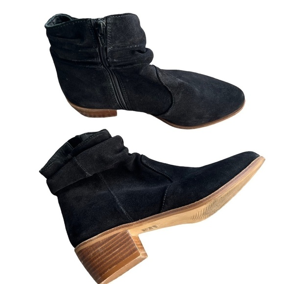 Anthropologie - Barcelona Black Suede Slouch Ankle Block Heel Booties Sz 40 - Picture 1 of 10